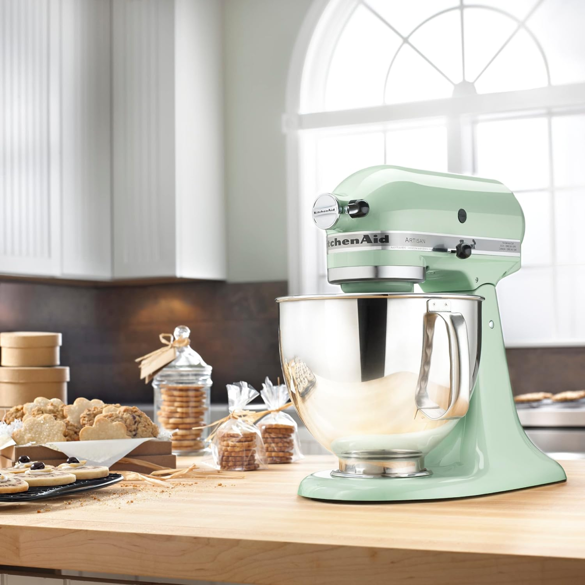 Artisan Series 5 Quart Tilt Head Stand Mixer with Pouring Shield KSM150PS, Pistachio - Image 3
