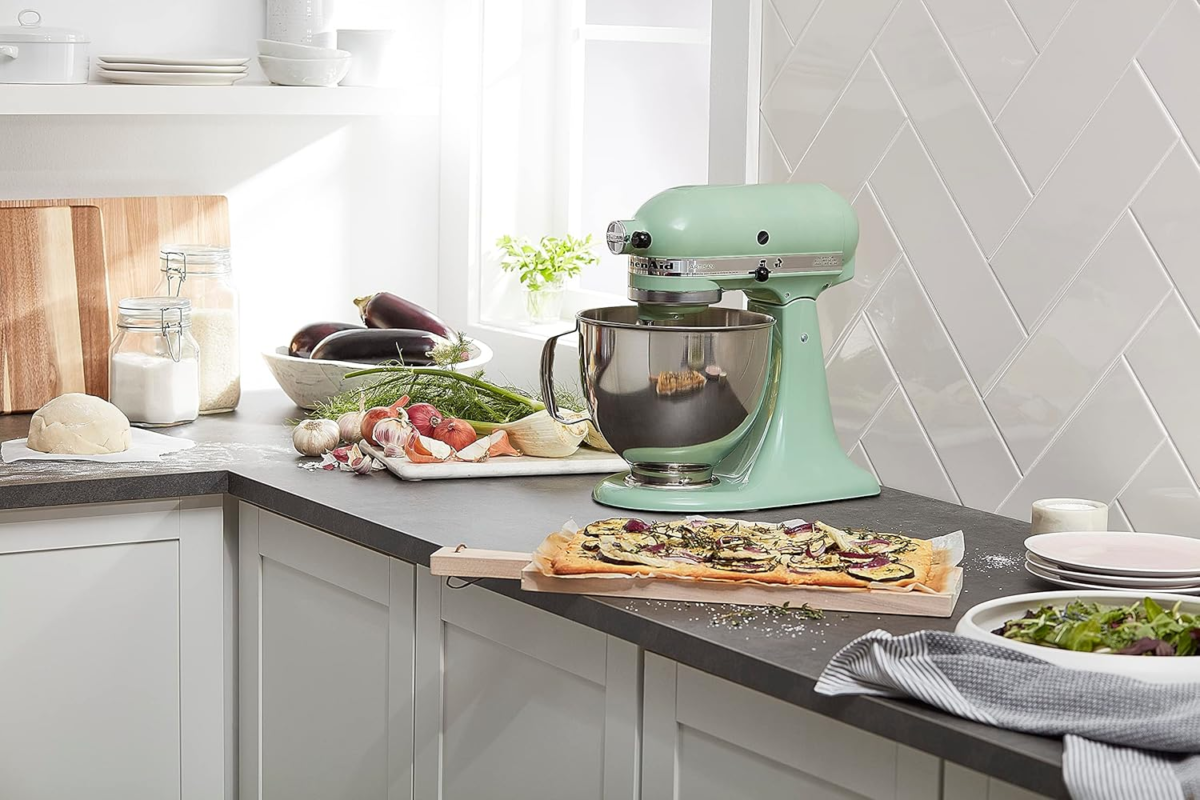 Artisan Series 5 Quart Tilt Head Stand Mixer with Pouring Shield KSM150PS, Pistachio - Image 5